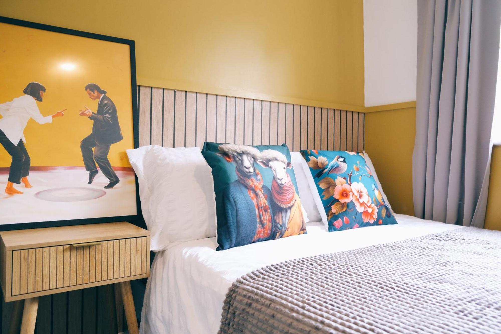 Bee Stays - Long Lane Warrington Bagian luar foto